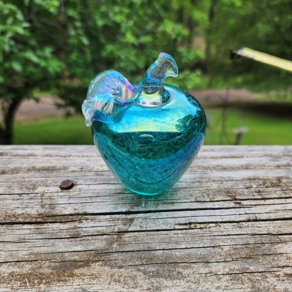 Vintage 1994 Art Glass Apple Paperweight By Roger Vines With Mt St Helen Ash - Picture 6 of 8